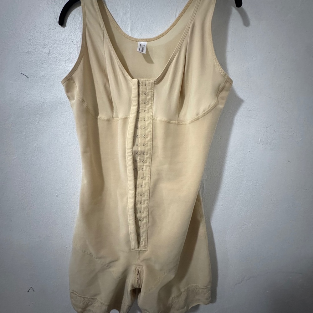 Yianna Faja Colombiana Size XL - Nude - New w/out Tags